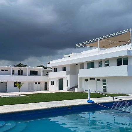 Guest House Stone Wall Residences Канкун Екстериор снимка